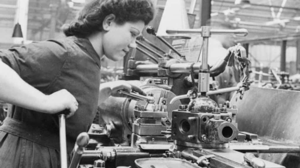 womens-factory-war-work-at-slough-training-centre-england-uk-1941-d3628-1024x576